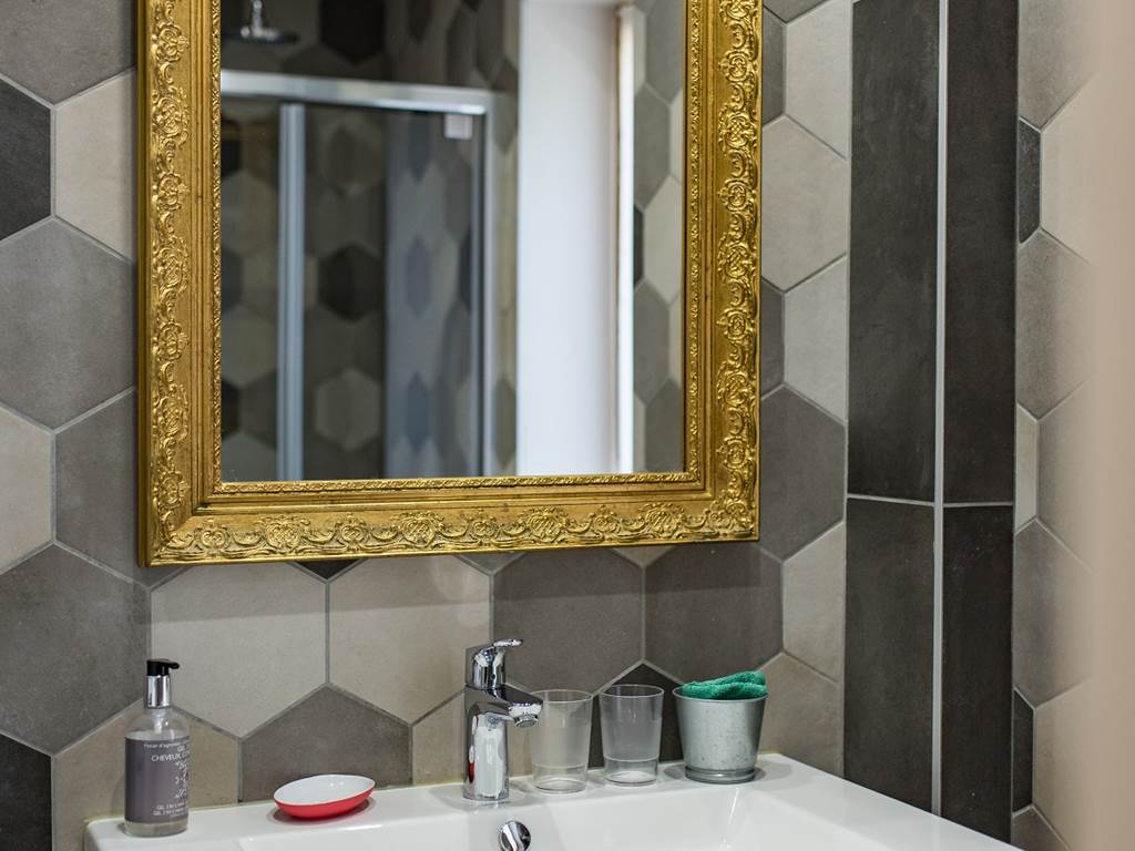 Chambre avec salle de bain