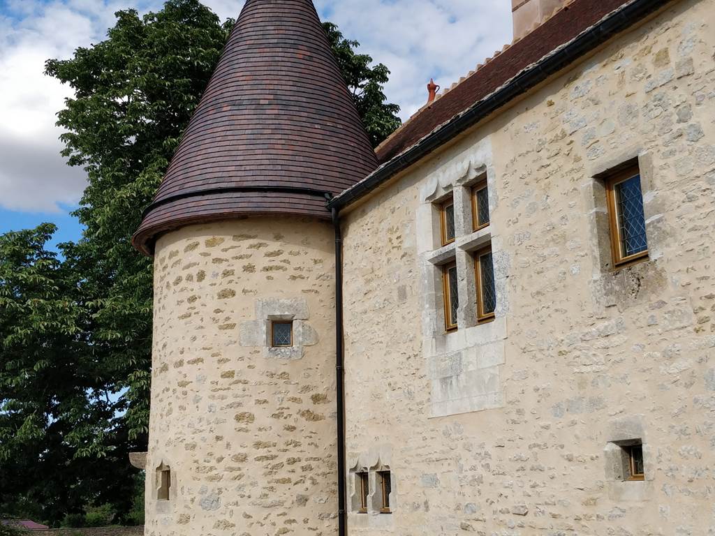 Tour du logis