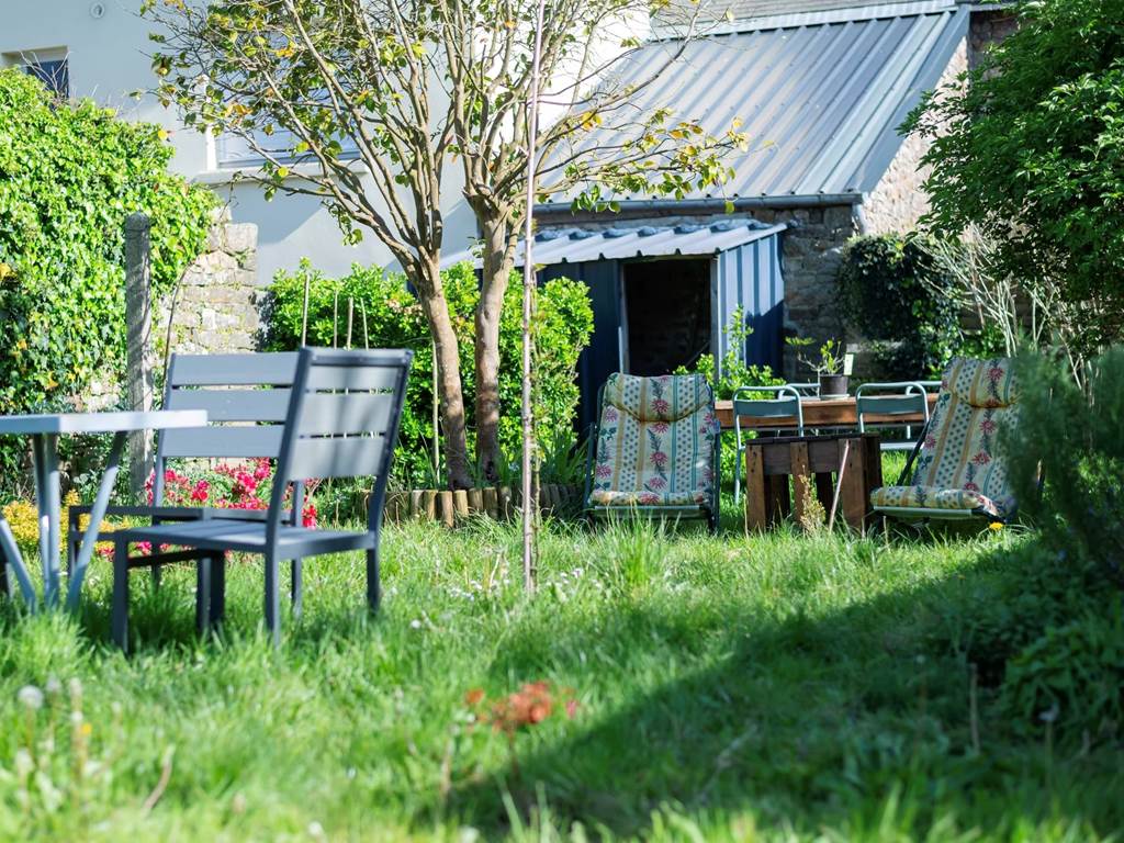 chambre-hotes-riec-sur-belon-finistere-sud-bretagne-cornouailles-bed-and-breakfast-visite-pont-aven-sentier-cotier-randonnée-jardin-centre-bourg