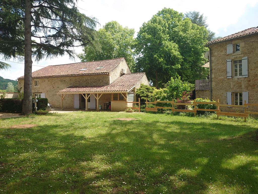 Domaine La Buissière "Le Gîte" vue duparc privé du "Gite"