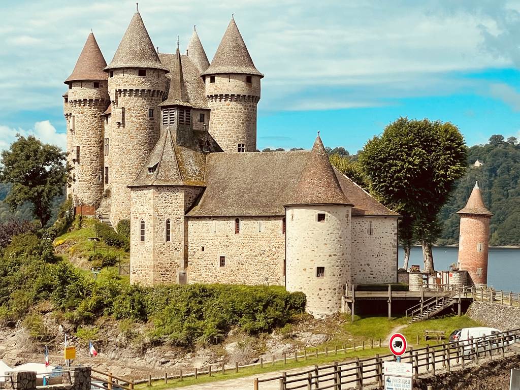 gite_correze_pierres_confort-nature_chateaudeval