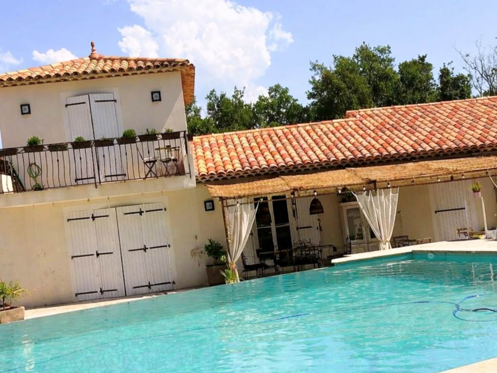 villa-maluan-piscine-luxe-proche-nice