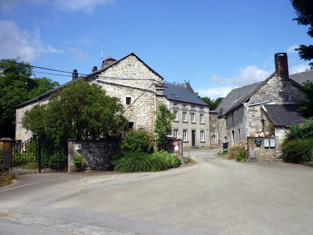 Ferme Château du Hameau de Xhignesse qui compte +/- 40 habitants