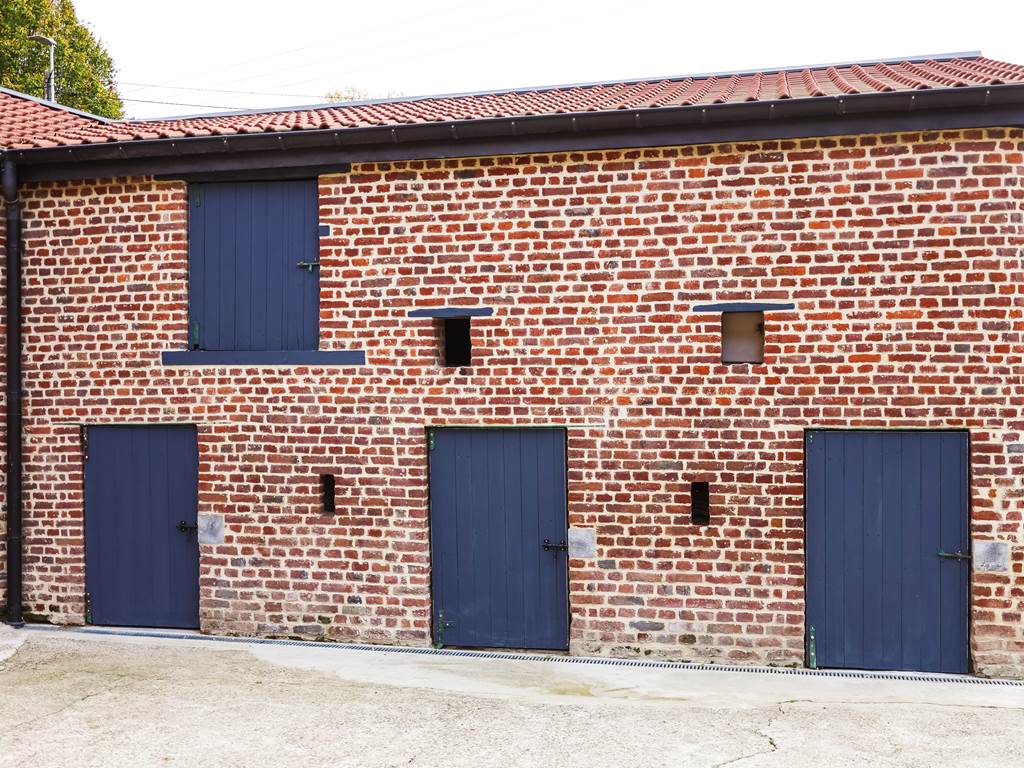 Gi^te Maud Neuprez. EXTERIEUR BOOKING HD-21