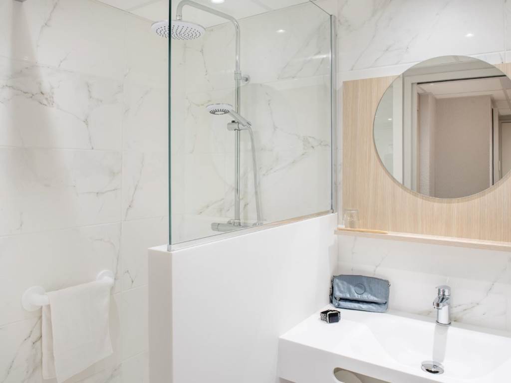 Hotel Saint Sauveur salle de bain
