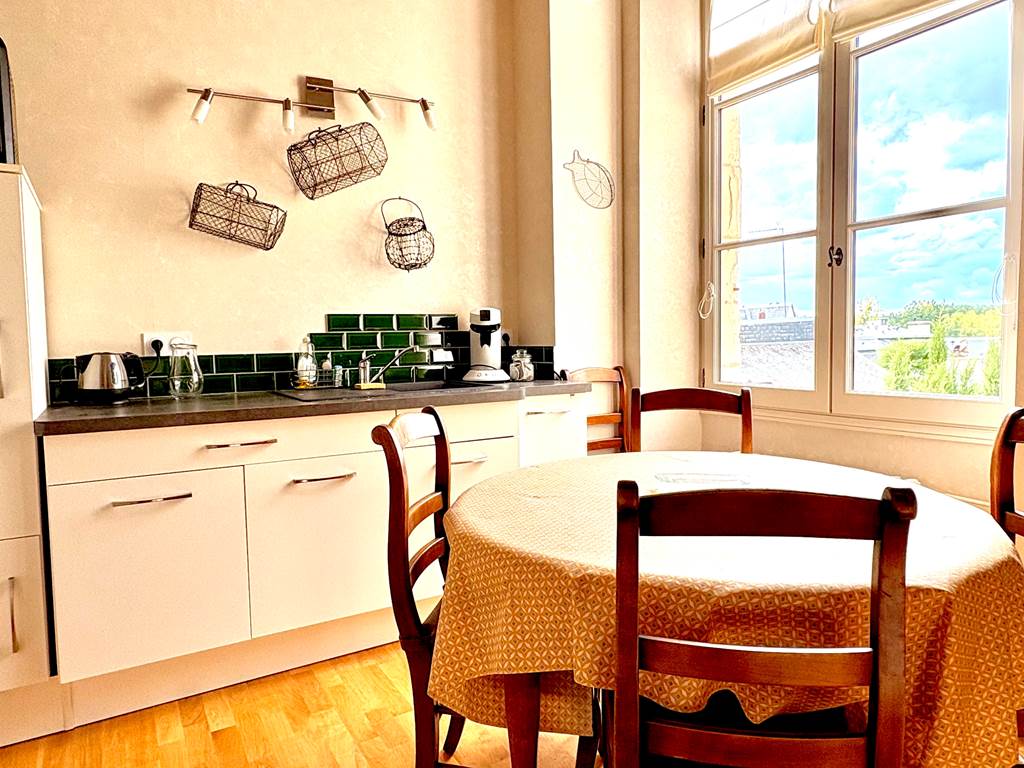 gite-deux-couronnes-chinon-cuisine 4