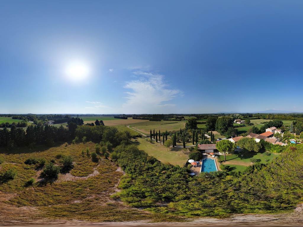 Le panorama une journée d'été