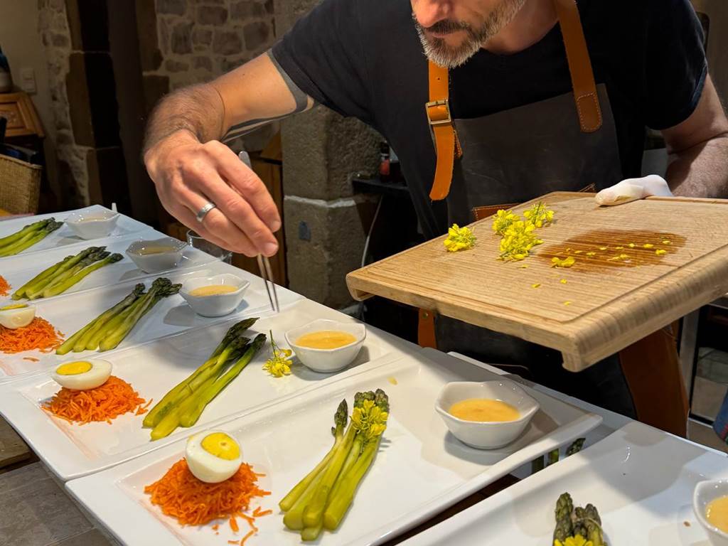 Asperges sauce à l'orange carottes rapées bis