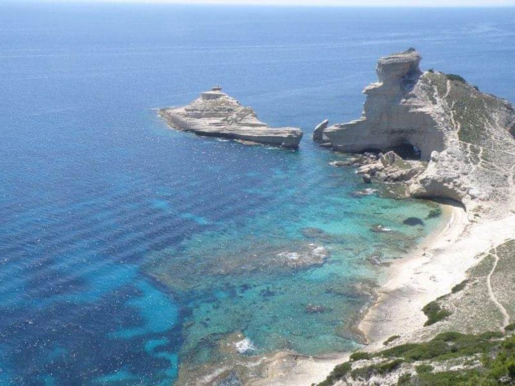 Vers Pertusato, l'île St-Antoine