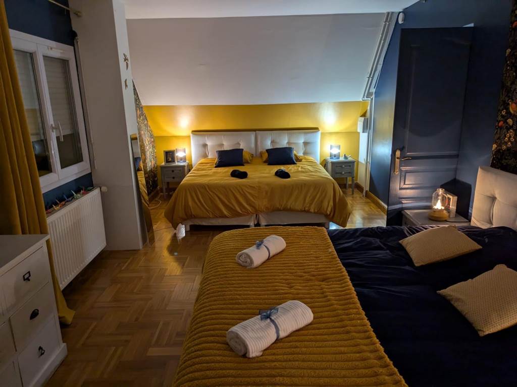 chambre 4 personnes gîte 14 personnes proche Lisieux