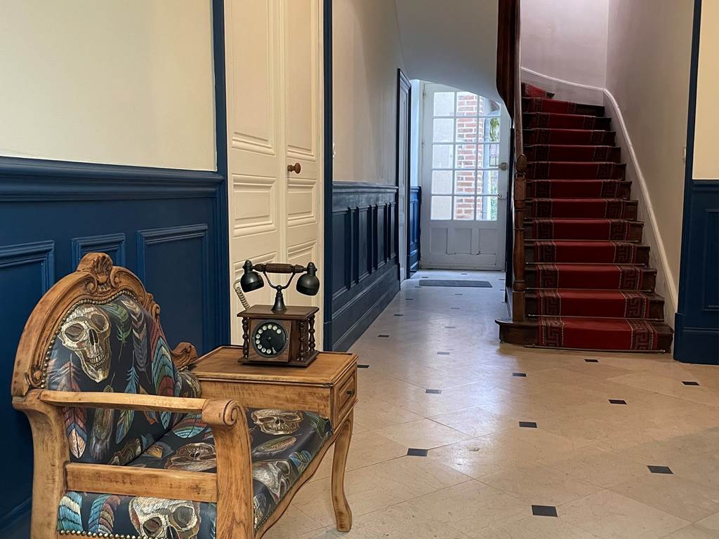 Entrée escalier chambres étage La Maison Voyage 41