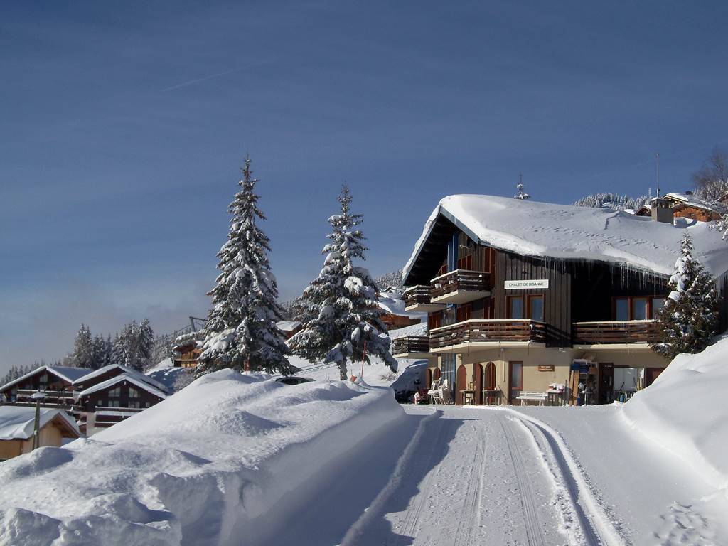 Accès par la route au chalet