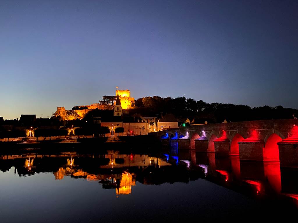 LE PONT ET DONJON DE MONTRICHARD