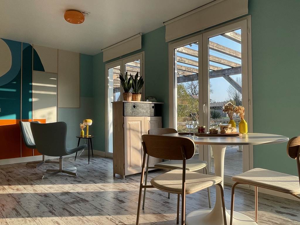 Poolhouse-interieur-La-Petite-Couronne-Ecolodge-Lofts