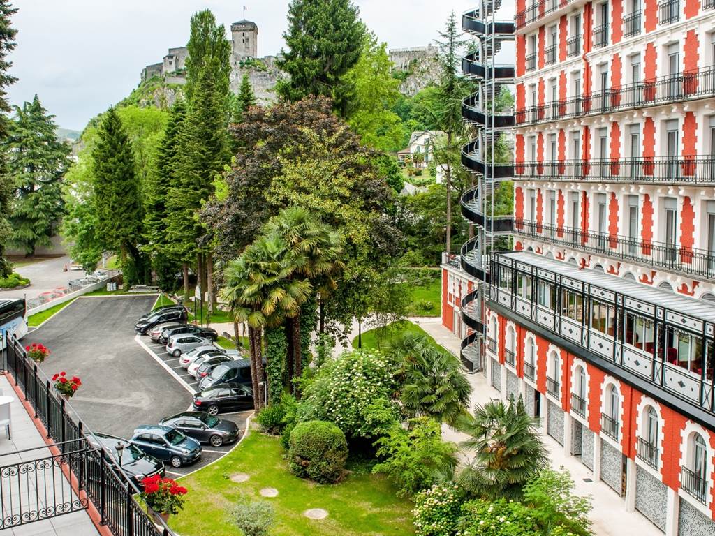 vue parc et chateau-fort Grand Hotel Gallia & Londres