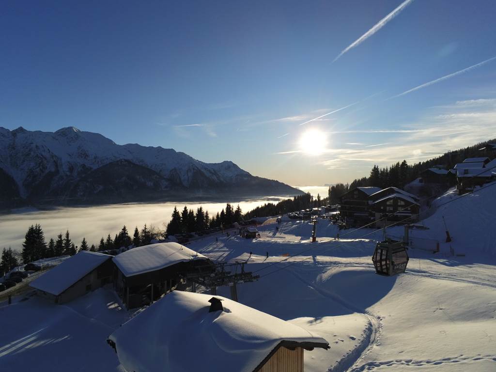 Mer de nuages dans la vallée
