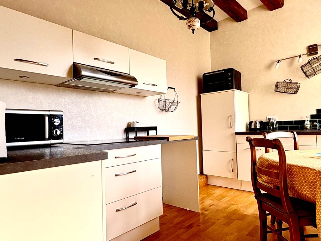 gite-deux-couronnes-chinon-cuisine 5