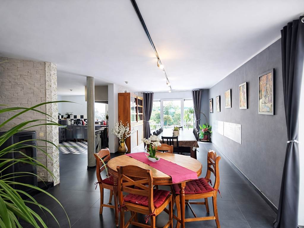 La Salle à manger est spacieuse