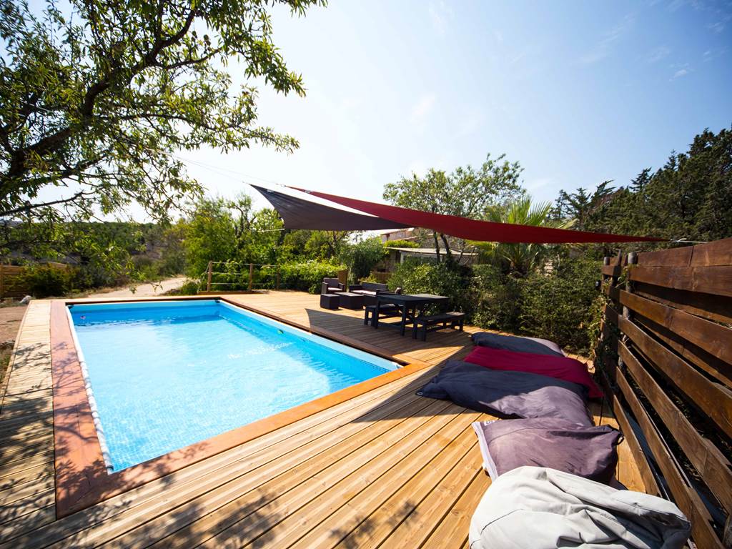 Terrasse piscine vue Mont Canigou