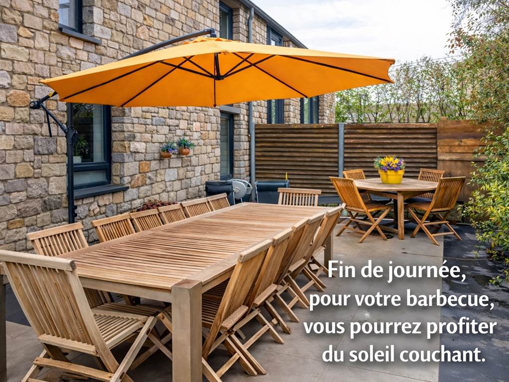Jolie terrasse sous le soleil de fin d'après midi