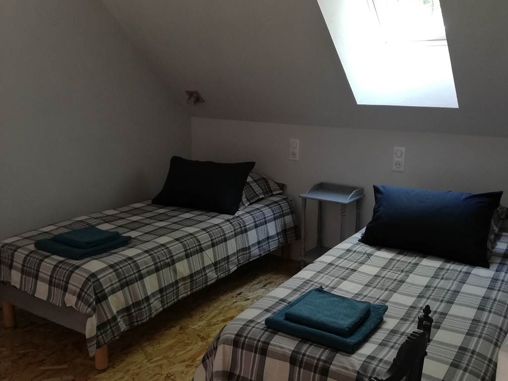 Chambre Perluètes 2. 2 lits simples sur mezzanine.