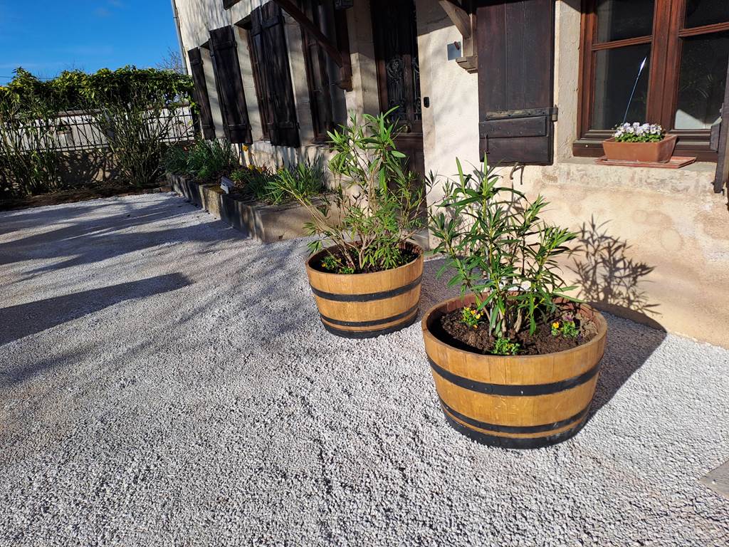 Des fûts de vin transformés