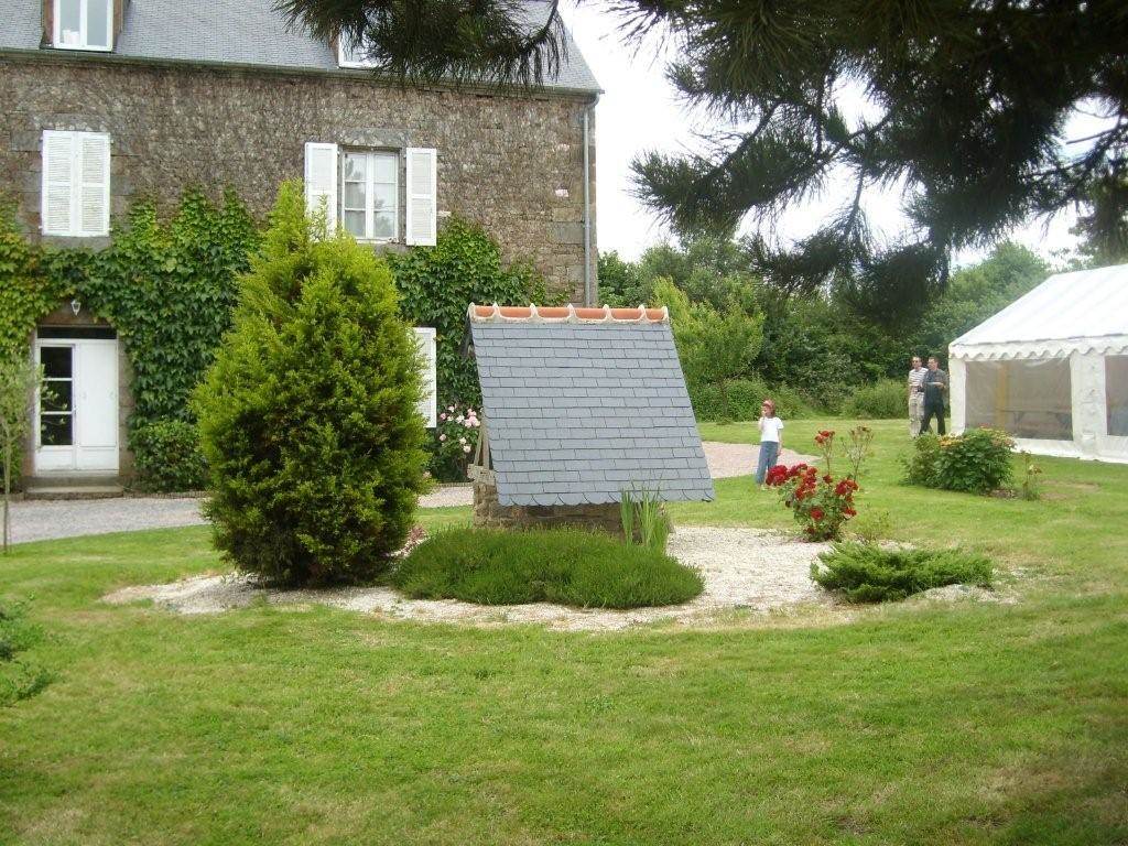 maison et puits chambres dhotes les iffs