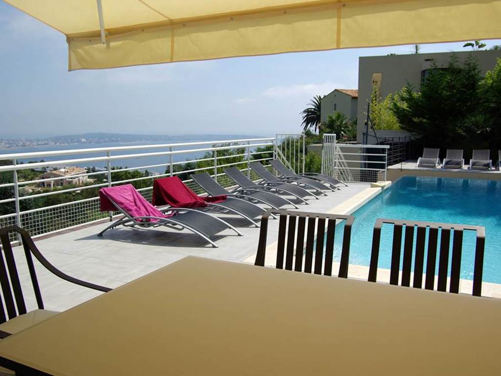 mobilier de terrasse piscine transats