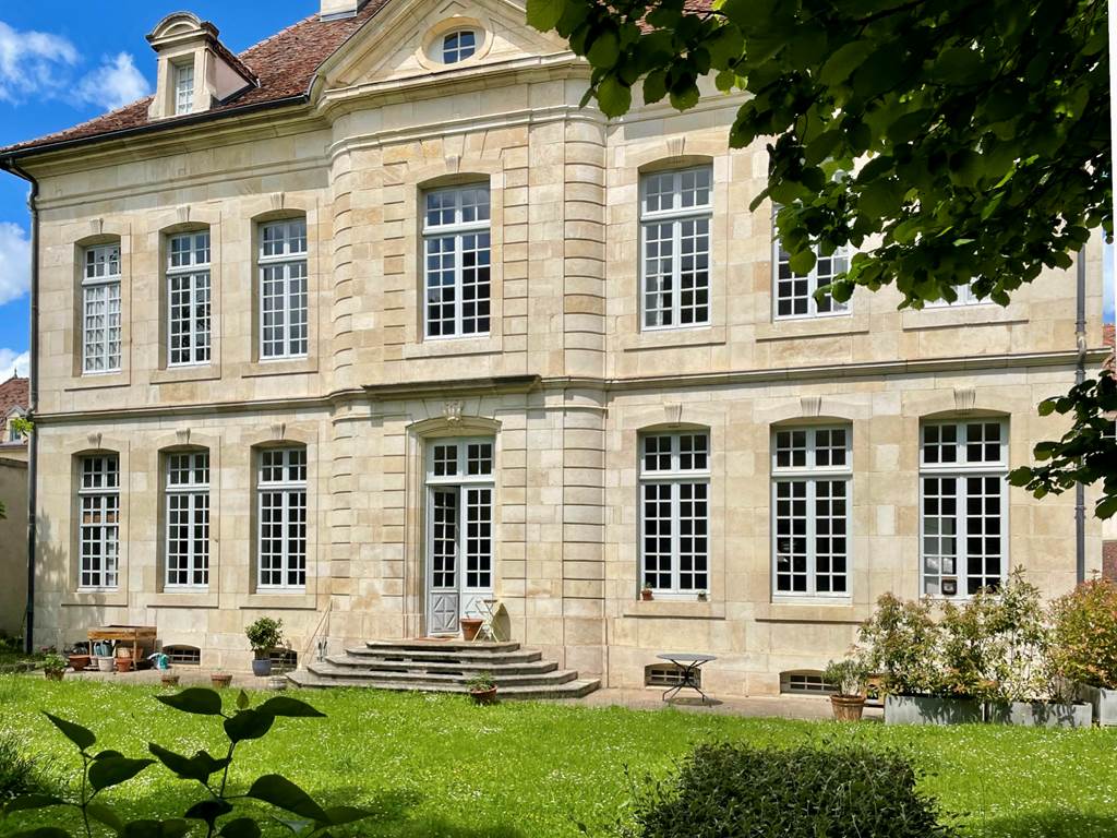 Hotel_Particulier_vue_jardin_Bourgogne