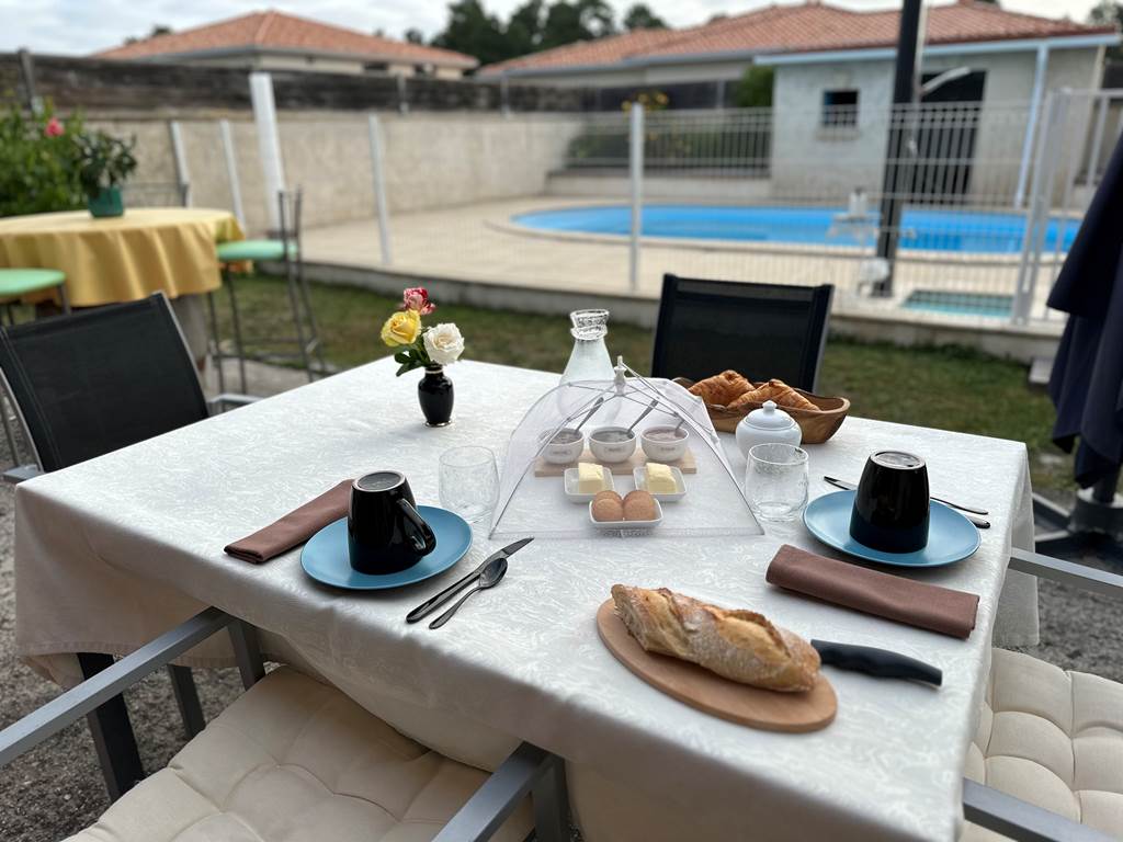 petit-dej-piscine