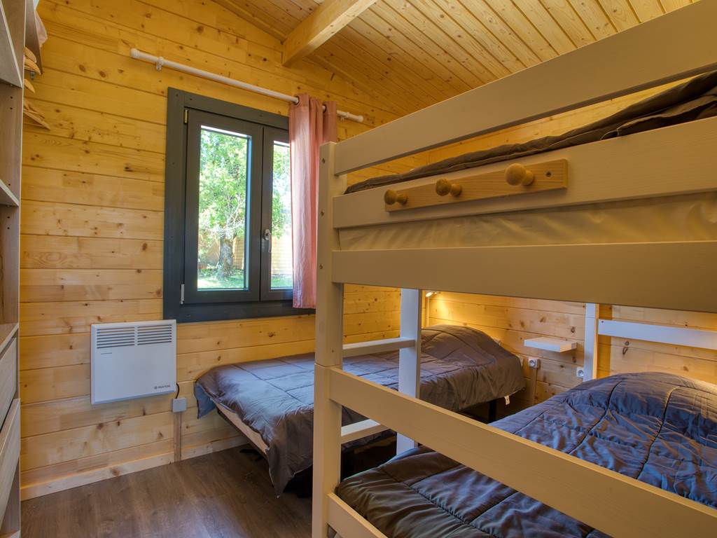 Chambre 2 chalet Commarque
