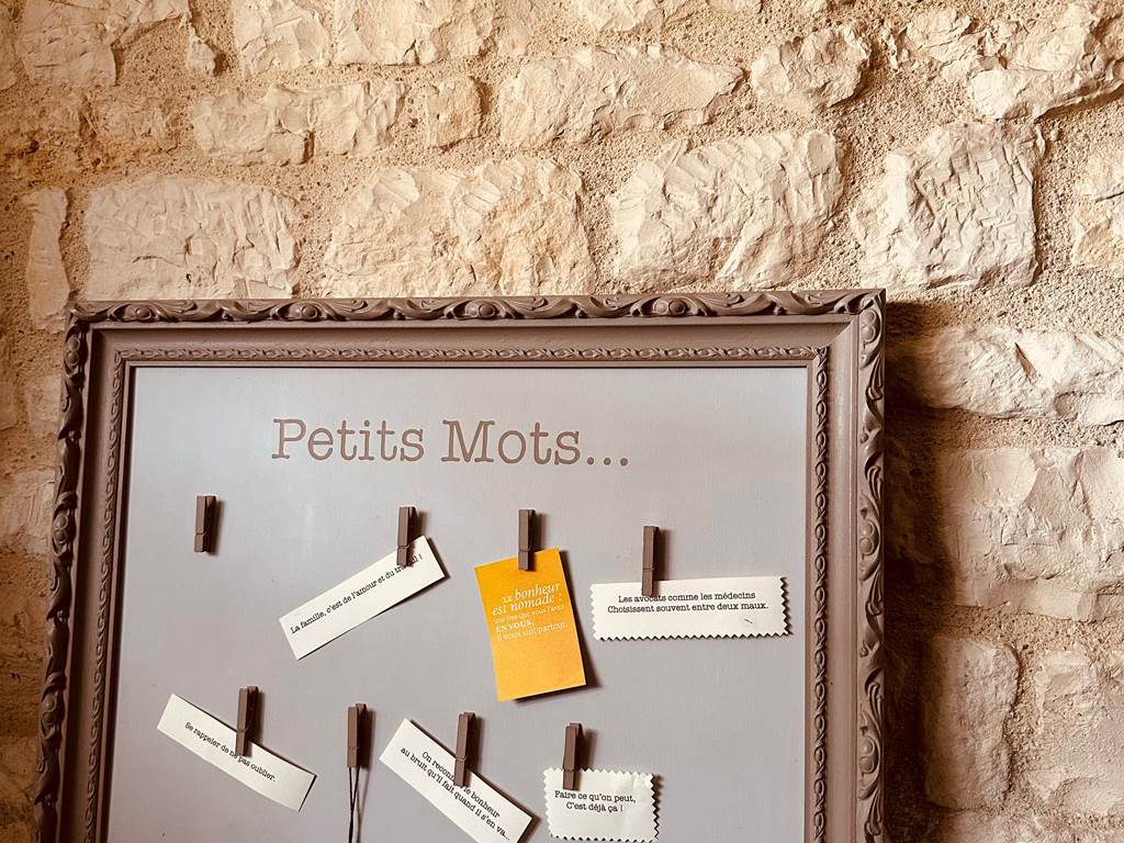 Tableau Petits mots mur de pierre_ La Cavalerie