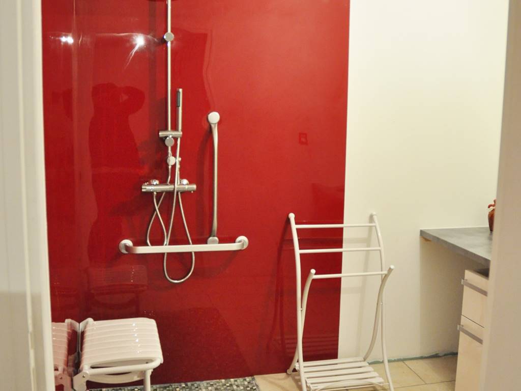 salle de bains PMR