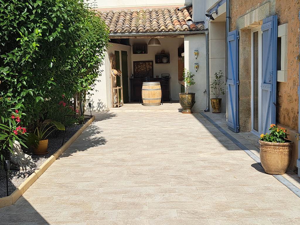 PASSAGE BARBECUE