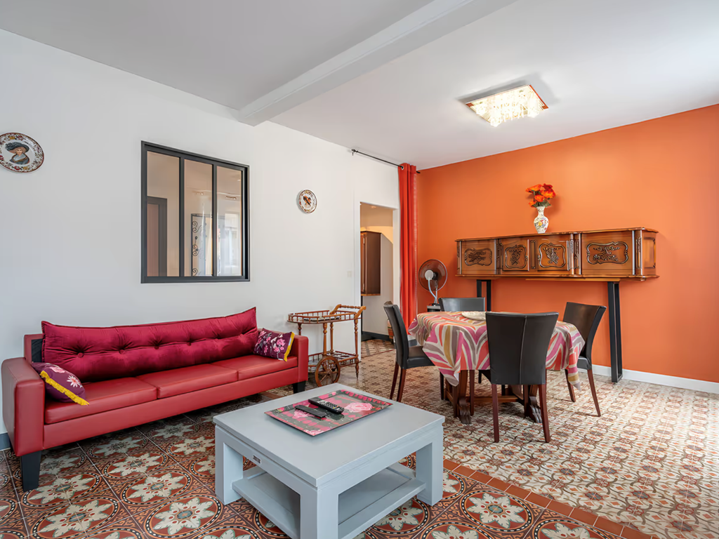 salon-sejour-familial-gite-canal-du-midi