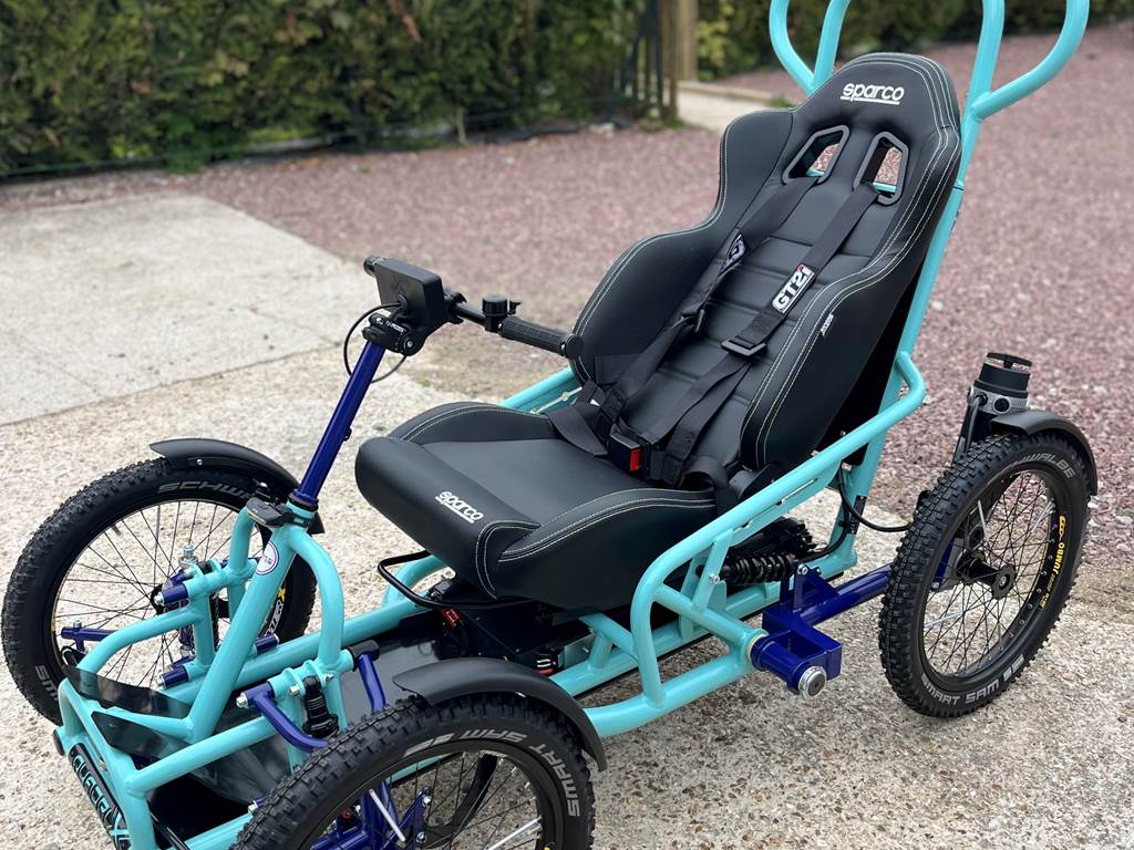 Quadrix disponible à la location contacter l'association