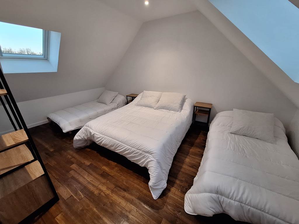 4 - Chambre familiale dernier étage gite 12 personnes faux la montagne creuse