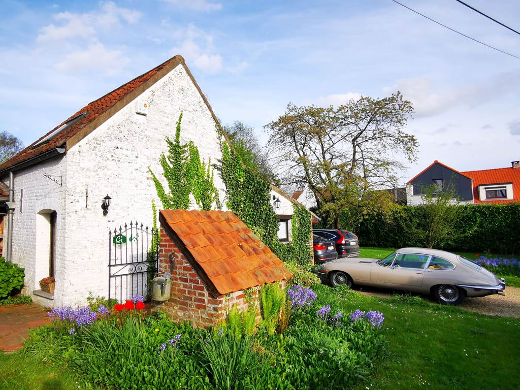 Vue sur La Bergerie et le parking gratuit