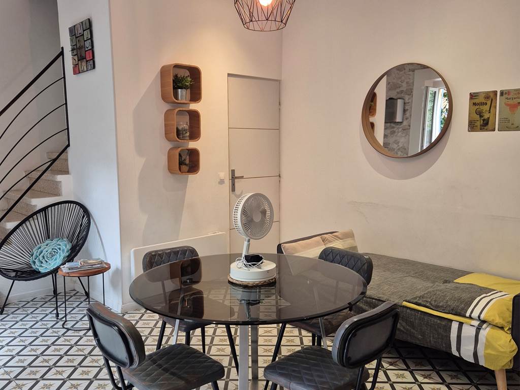 Maison calme et charme centre historique Béziers canapé bas ouvert nuit