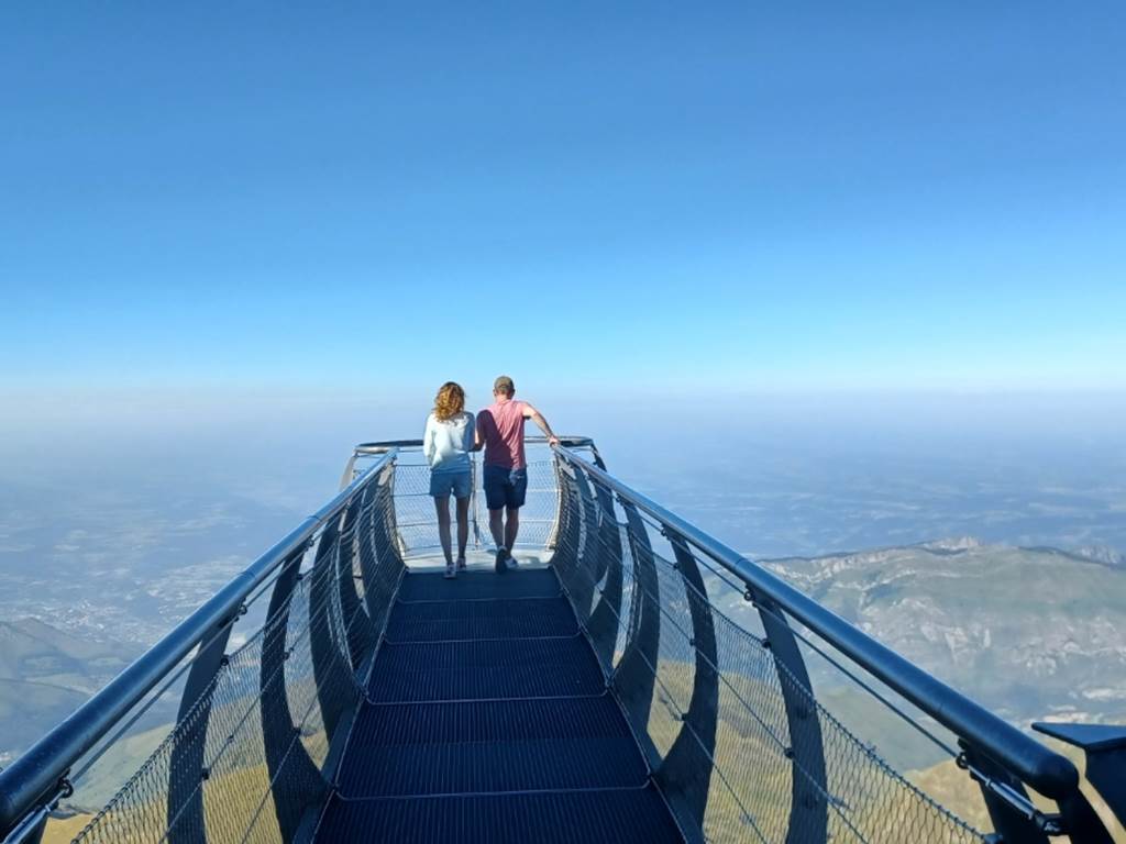 ponton dans le ciel Pc du Midi