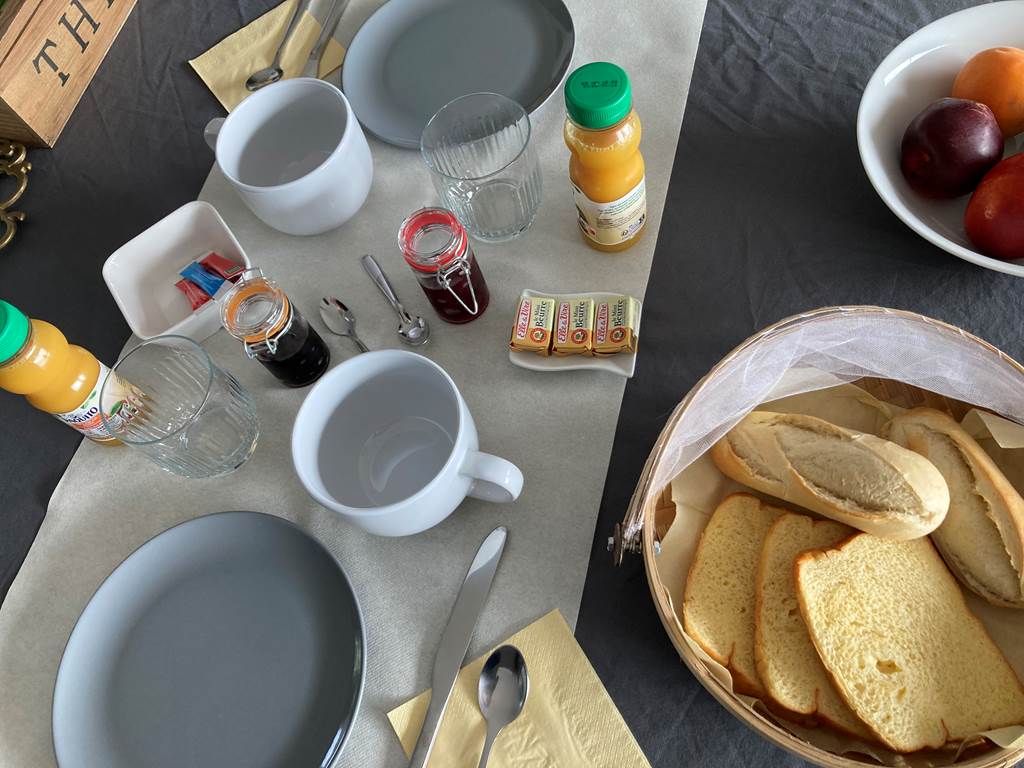 Le petit déjeuner continental