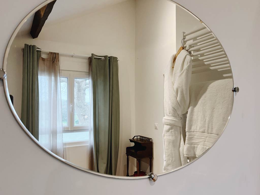 Chambre 4 - Domaine Labouroume - chambre d'hote a la campagne4