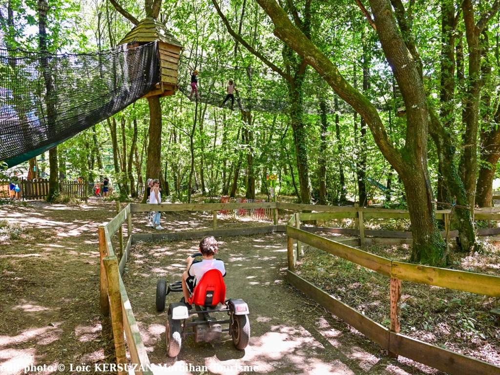 LAND AUX LUTINS PARC KARTS A PEDALES redimentionné