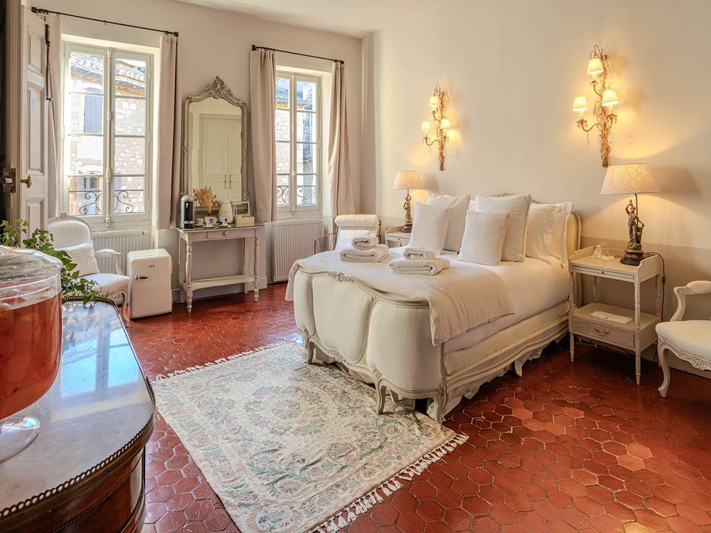 Suite Violette familiale vue chambre