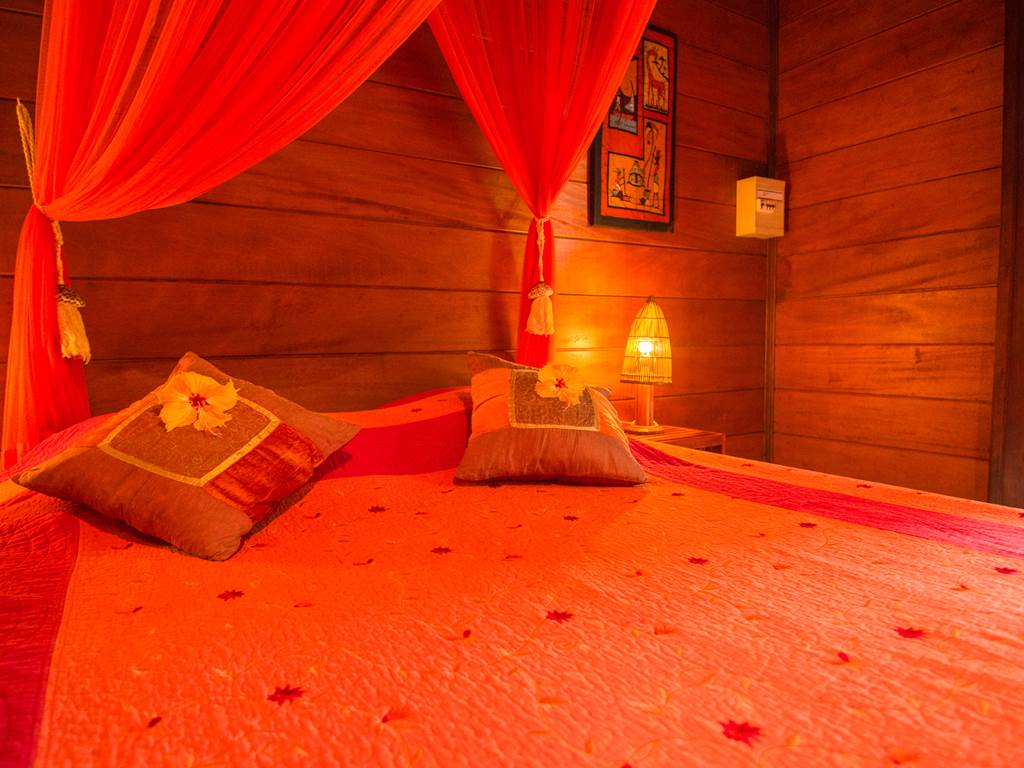 BUNGALOW HIBISCUS LIT 160 CM