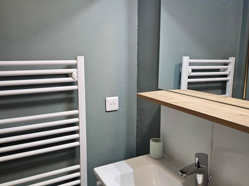 Le Quai d'Neuf — Gîte de groupe en Creuse (15 personnes) - Salle de douche à l'étage