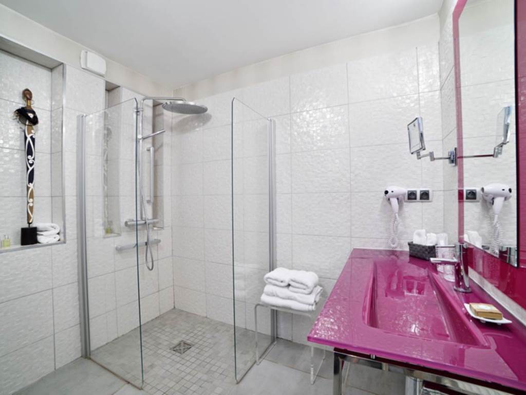 chambre+souvenir+de+voyages+salle+de+bain 4
