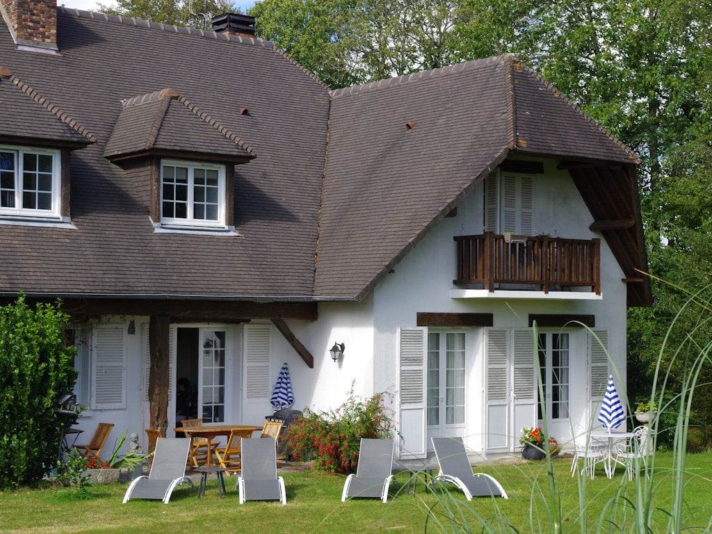 La villa vue du jardin privée