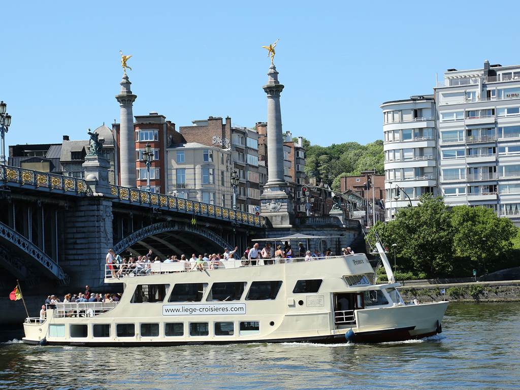 Liège au fil de l’eau Une parenthèse paisible pour découvrir la ville autrement.