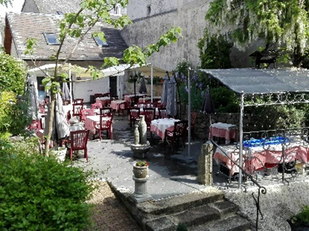 Hôtel 3* restaurant le passe muraille la souterraine creuse - La terrasse privée